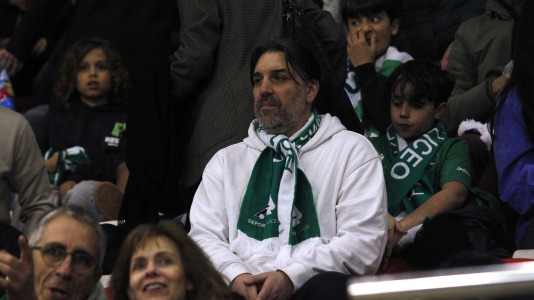 Cerca de 4.000 espectadores se dieron cita para homenajear al Liceo por el título de Copa antes del duelo con el Barcelos