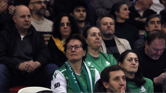 Cerca de 4.000 espectadores se dieron cita para homenajear al Liceo por el título de Copa antes del duelo con el Barcelos