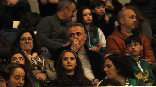 Cerca de 4.000 espectadores se dieron cita para homenajear al Liceo por el título de Copa antes del duelo con el Barcelos