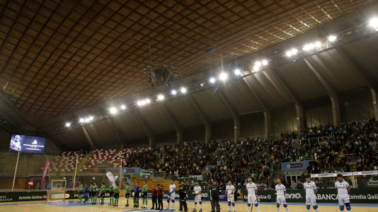 Cerca de 4.000 espectadores se dieron cita para homenajear al Liceo por el título de Copa antes del duelo con el Barcelos