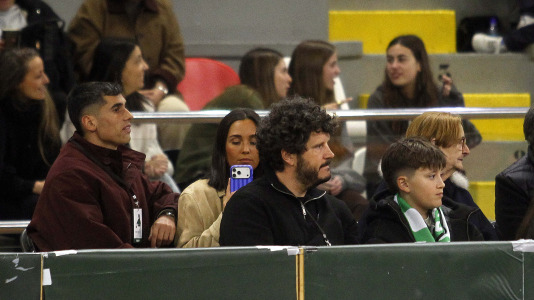 Cerca de 4.000 espectadores se dieron cita para homenajear al Liceo por el título de Copa antes del duelo con el Barcelos