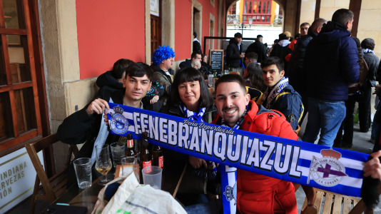 Miles de aficionados disfrutaron de una gran jornada de fútbol, tanto en la previa como en las gradas de El Molinón
