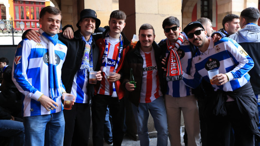 Miles de aficionados disfrutaron de una gran jornada de fútbol, tanto en la previa como en las gradas de El Molinón