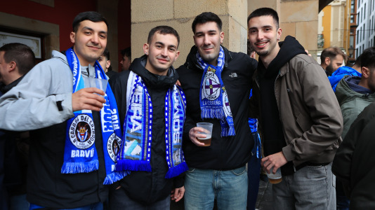 Miles de aficionados disfrutaron de una gran jornada de fútbol, tanto en la previa como en las gradas de El Molinón
