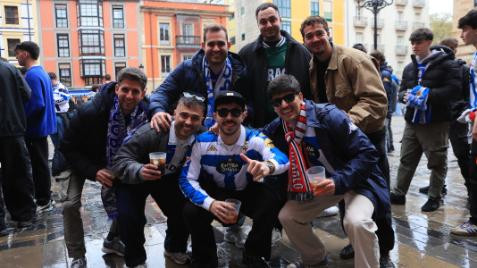 Miles de aficionados disfrutaron de una gran jornada de fútbol, tanto en la previa como en las gradas de El Molinón