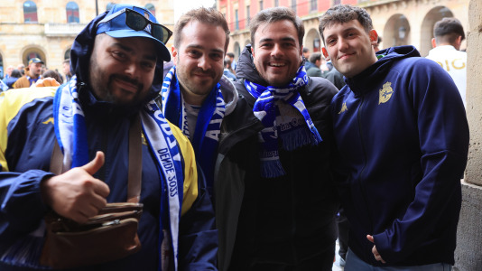 Miles de aficionados disfrutaron de una gran jornada de fútbol, tanto en la previa como en las gradas de El Molinón