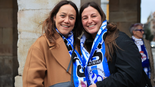 Miles de aficionados disfrutaron de una gran jornada de fútbol, tanto en la previa como en las gradas de El Molinón