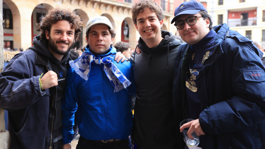 Miles de aficionados disfrutaron de una gran jornada de fútbol, tanto en la previa como en las gradas de El Molinón