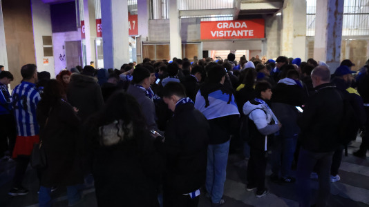 Miles de aficionados disfrutaron de una gran jornada de fútbol, tanto en la previa como en las gradas de El Molinón