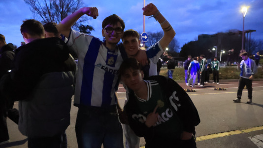 Miles de aficionados disfrutaron de una gran jornada de fútbol, tanto en la previa como en las gradas de El Molinón