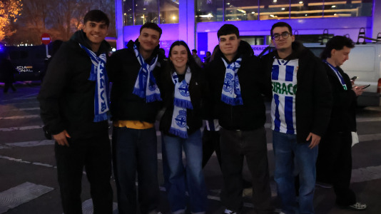 Miles de aficionados disfrutaron de una gran jornada de fútbol, tanto en la previa como en las gradas de El Molinón