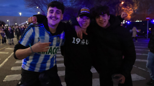 Miles de aficionados disfrutaron de una gran jornada de fútbol, tanto en la previa como en las gradas de El Molinón