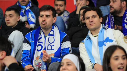 Miles de aficionados disfrutaron de una gran jornada de fútbol, tanto en la previa como en las gradas de El Molinón