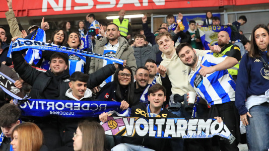 Miles de aficionados disfrutaron de una gran jornada de fútbol, tanto en la previa como en las gradas de El Molinón