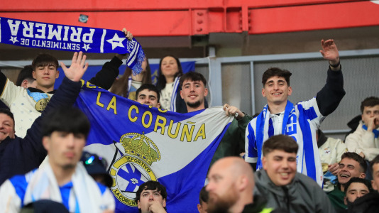 Miles de aficionados disfrutaron de una gran jornada de fútbol, tanto en la previa como en las gradas de El Molinón