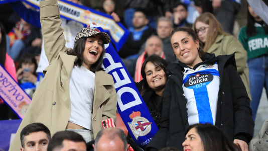 Miles de aficionados disfrutaron de una gran jornada de fútbol, tanto en la previa como en las gradas de El Molinón
