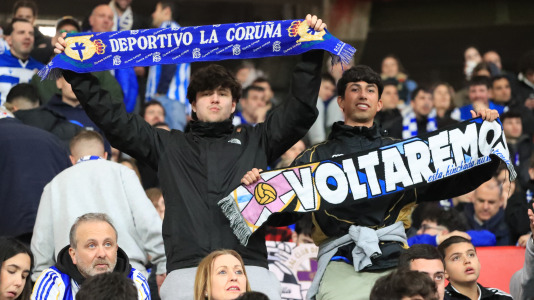 Miles de aficionados disfrutaron de una gran jornada de fútbol, tanto en la previa como en las gradas de El Molinón