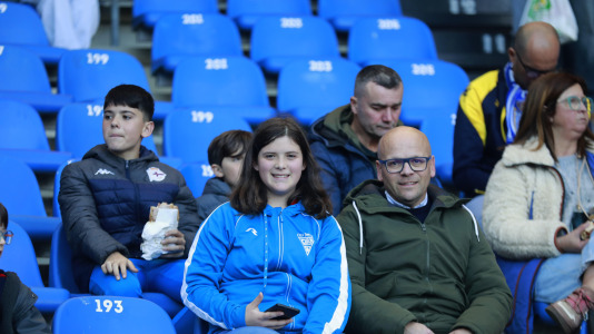 Más de 25.000 espectadores disfrutaron de una multitudinaria previa a pesar de la jornada intersemanal y vibraron con la victoria