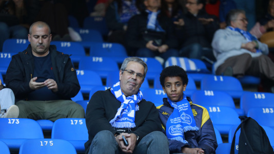 Más de 25.000 espectadores disfrutaron de una multitudinaria previa a pesar de la jornada intersemanal y vibraron con la victoria