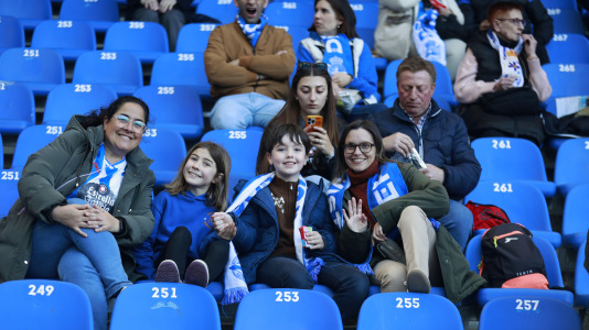 Más de 25.000 espectadores disfrutaron de una multitudinaria previa a pesar de la jornada intersemanal y vibraron con la victoria