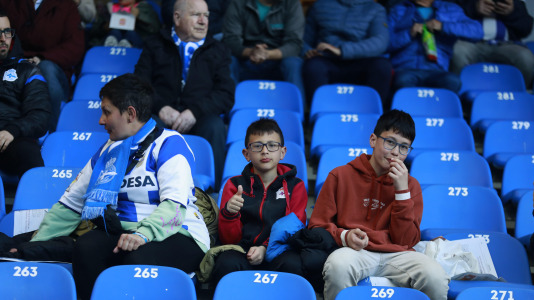 Más de 25.000 espectadores disfrutaron de una multitudinaria previa a pesar de la jornada intersemanal y vibraron con la victoria