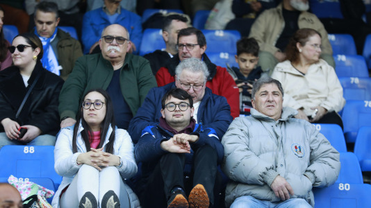 Más de 25.000 espectadores disfrutaron de una multitudinaria previa a pesar de la jornada intersemanal y vibraron con la victoria