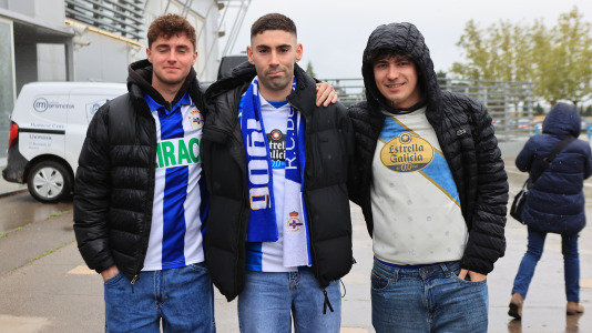 Varias peñas estuvieron representadas en El Alcoraz para el Huesca-Deportivo