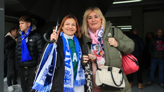 Varias peñas estuvieron representadas en El Alcoraz para el Huesca-Deportivo