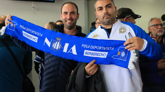 Varias peñas estuvieron representadas en El Alcoraz para el Huesca-Deportivo