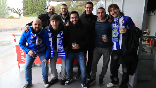 Varias peñas estuvieron representadas en El Alcoraz para el Huesca-Deportivo