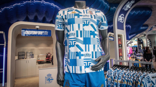 Yeremay, Luismi, Millene y Noé recibieron a los deportivistas en el nuevo espacio del estadio de Riazor