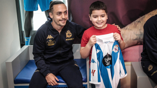 Yeremay, Luismi, Millene y Noé recibieron a los deportivistas en el nuevo espacio del estadio de Riazor