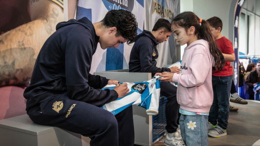 Yeremay, Luismi, Millene y Noé recibieron a los deportivistas en el nuevo espacio del estadio de Riazor