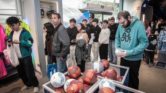Yeremay, Luismi, Millene y Noé recibieron a los deportivistas en el nuevo espacio del estadio de Riazor