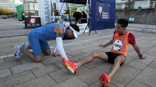 Casi 2.000 personas participaron en el recorrido de 10 kilómetros entre Oleiros y A Coruña