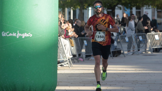 Casi 2.000 personas participaron en el recorrido de 10 kilómetros entre Oleiros y A Coruña