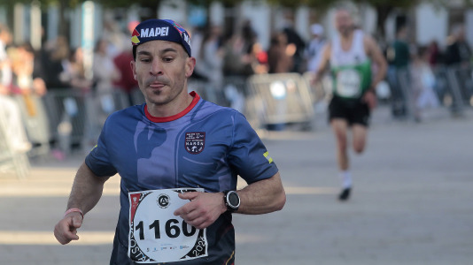 Casi 2.000 personas participaron en el recorrido de 10 kilómetros entre Oleiros y A Coruña