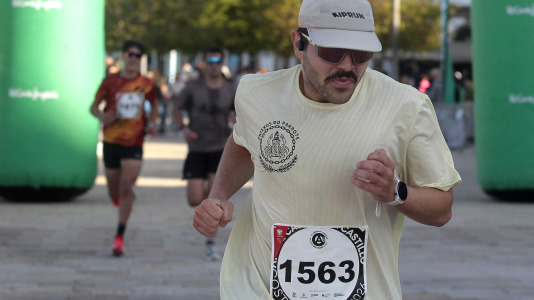 Casi 2.000 personas participaron en el recorrido de 10 kilómetros entre Oleiros y A Coruña