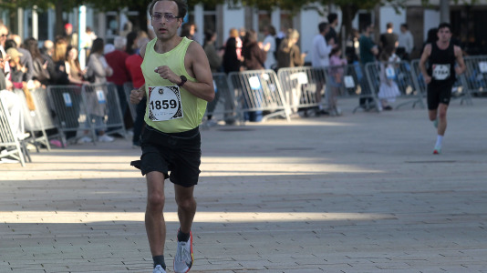 Casi 2.000 personas participaron en el recorrido de 10 kilómetros entre Oleiros y A Coruña
