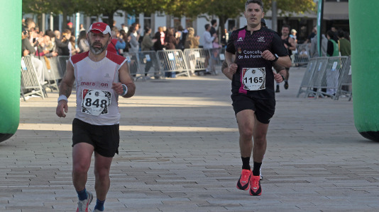 Casi 2.000 personas participaron en el recorrido de 10 kilómetros entre Oleiros y A Coruña