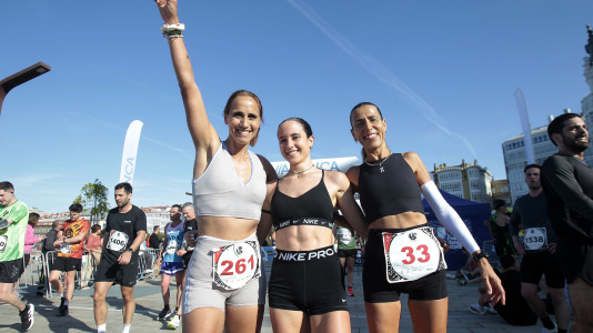 Casi 2.000 personas participaron en el recorrido de 10 kilómetros entre Oleiros y A Coruña