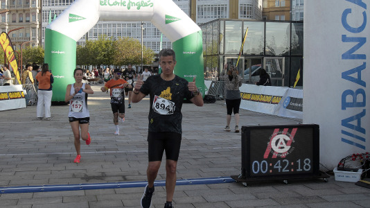 Casi 2.000 personas participaron en el recorrido de 10 kilómetros entre Oleiros y A Coruña