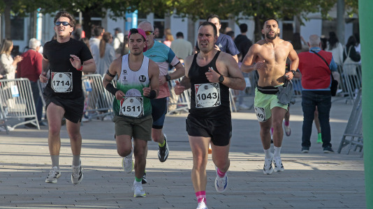 Casi 2.000 personas participaron en el recorrido de 10 kilómetros entre Oleiros y A Coruña
