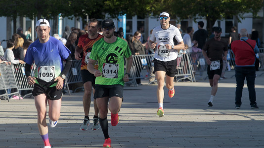 Casi 2.000 personas participaron en el recorrido de 10 kilómetros entre Oleiros y A Coruña