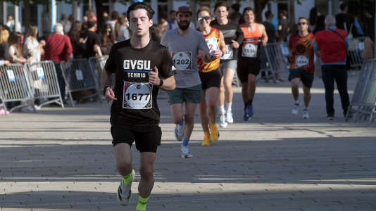 Casi 2.000 personas participaron en el recorrido de 10 kilómetros entre Oleiros y A Coruña
