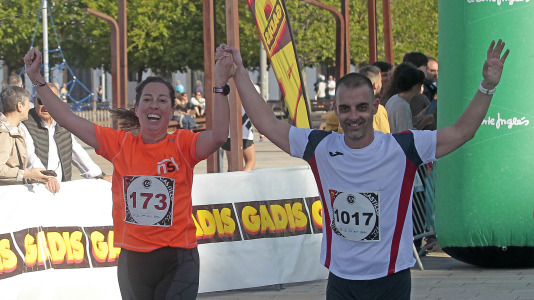 Casi 2.000 personas participaron en el recorrido de 10 kilómetros entre Oleiros y A Coruña