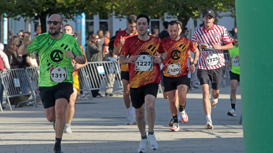 Casi 2.000 personas participaron en el recorrido de 10 kilómetros entre Oleiros y A Coruña