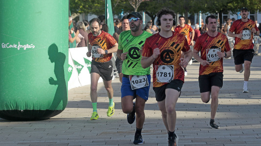 Casi 2.000 personas participaron en el recorrido de 10 kilómetros entre Oleiros y A Coruña