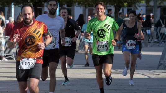 Casi 2.000 personas participaron en el recorrido de 10 kilómetros entre Oleiros y A Coruña