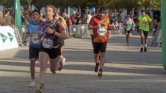 Casi 2.000 personas participaron en el recorrido de 10 kilómetros entre Oleiros y A Coruña